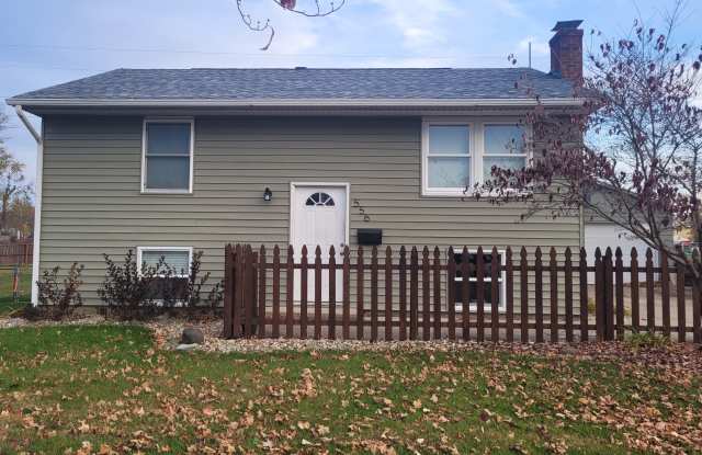 556 Shasta Dr - 556 Shasta Drive, Lancaster, OH 43130