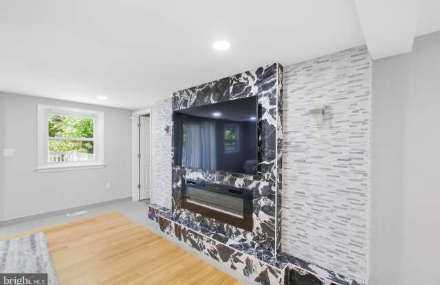9101 WILDWOOD Street Gallery 4