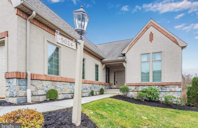5024 AMELIAS PATH W Gallery 2