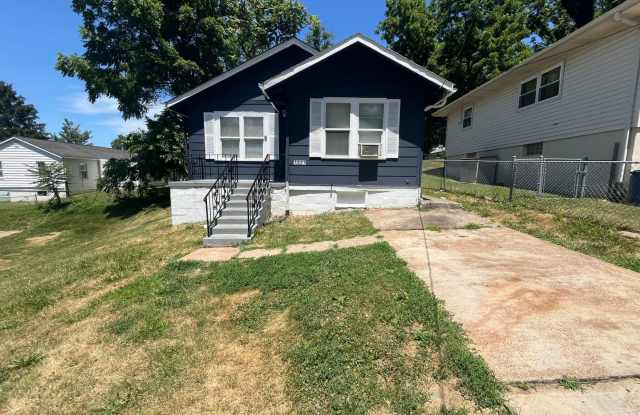 Newly Renovated Two Bedroom Coming Available! - 7227 Sapphire Avenue, Jennings, MO 63136