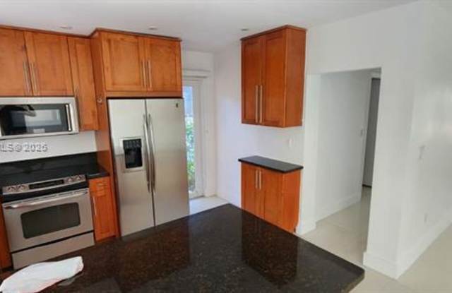 9516 Abbott Ave # 9516, Surfside, FL 33154 Gallery 4