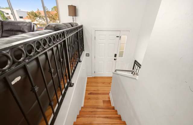 Cozy 5 Bed West Jordan Home in Prime Location! Gallery 3