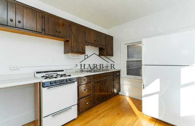 917 N Broadway Avenue photos photos