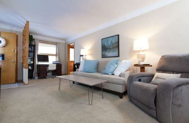 2092 Bush Avenue East Gallery 3