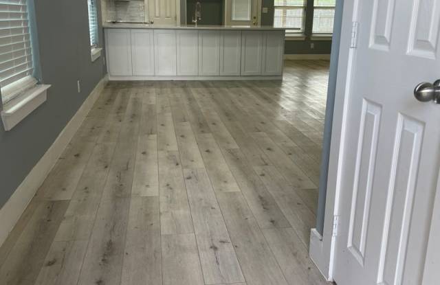 4517 Spencer-House Gallery 4