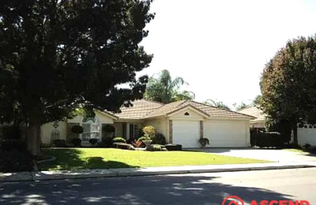 Spacious 4BD/2BA Home in Bakersfield's Desirable 93311 — HOA Community with Pool Access! photos photos