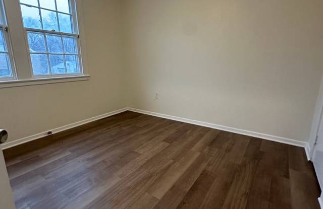 35 Riley Manor Gallery 4