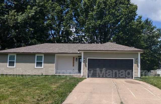 1002 SW Hereford Drive Gallery 1