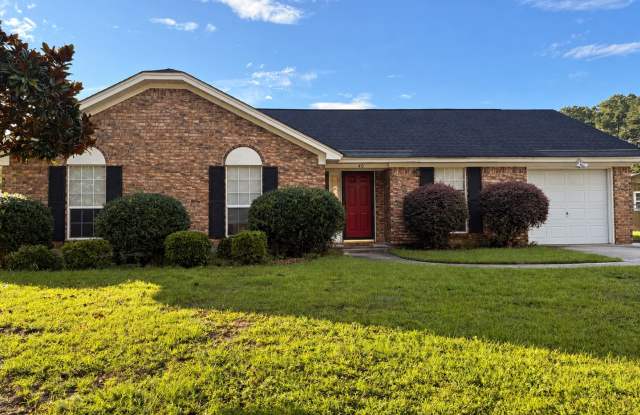 3 bed 2 bath/Fenced yard. Convenient to I-95, Richmond Hill schools, and shopping. Gallery 1