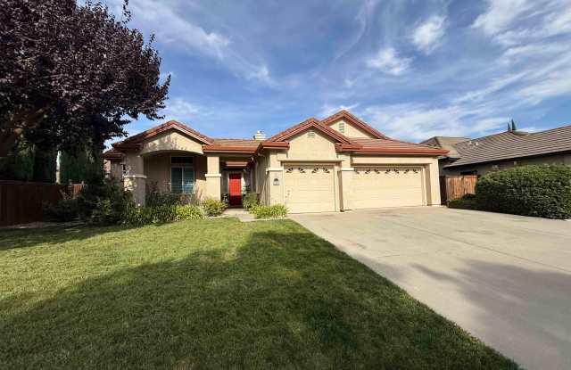 Gorgeous 3 Bedroom Located in Elk Grove Gated Community Gallery 1