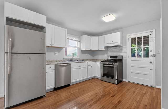 Beautiful 3BR Single-Family Home with Spacious Yard Near Fort Totten Gallery 4