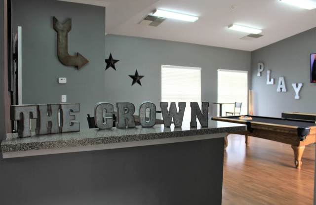 Crown Gallery 4