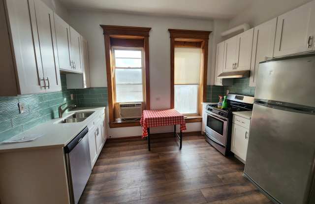 2404 W Superior St photos photos
