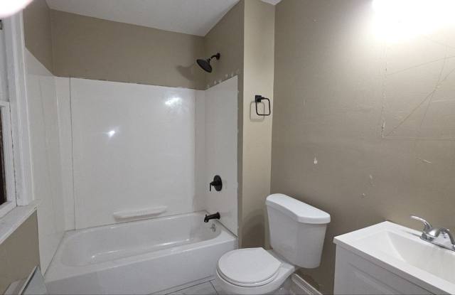 Bright, Beautiful Single Family Move-In Ready | Section 8 and EDEN welcomed - 13721 Diana Avenue, Cleveland, OH 44110