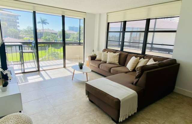 ** MARCO ISLAND 2/2 AT SOUTH SEAS CLUB ** RENOVATED UNIT ** AVAILABLE DEC-APRIL 2024 ** DON'T MISS THIS ONE ** photos photos