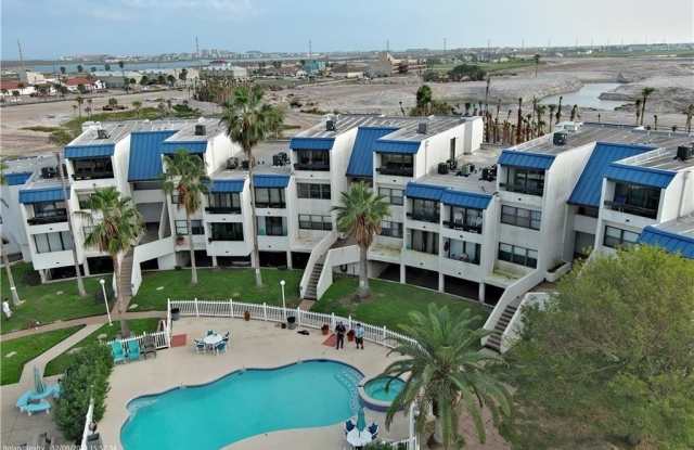 14401 Commodores Drive unit: 110 photos photos