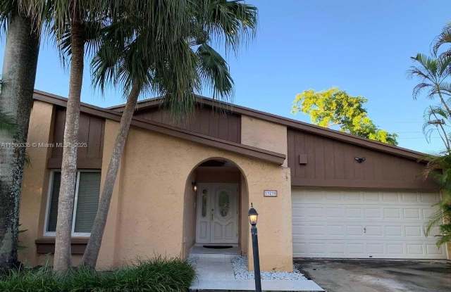 13235 SW 104th Ter photos photos