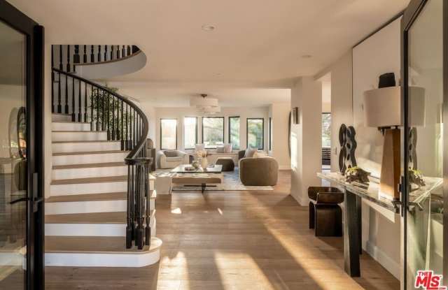 1460 San Remo Dr Gallery 4