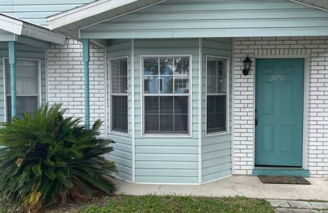 Charming 2 BR 1.5 Bath available in Dunnellon - 20731 West Pennsylvania Avenue, Dunnellon, FL 34431