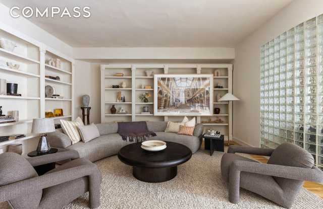 260 West Broadway Gallery 3