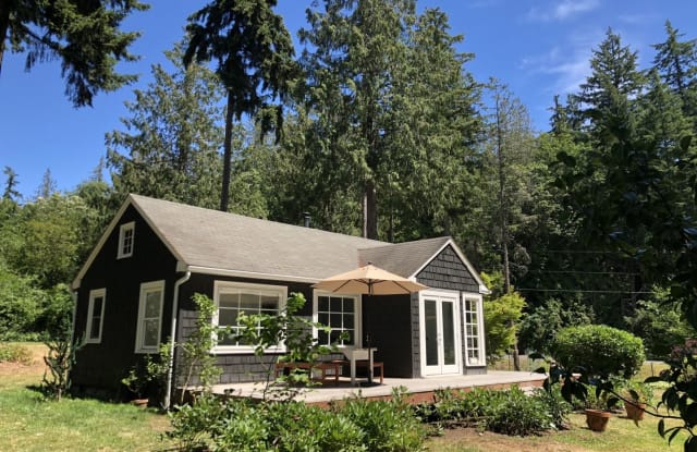 4479 Blakely Ave. NE - 4479 Blakely Avenue Northeast, Bainbridge Island, WA 98110