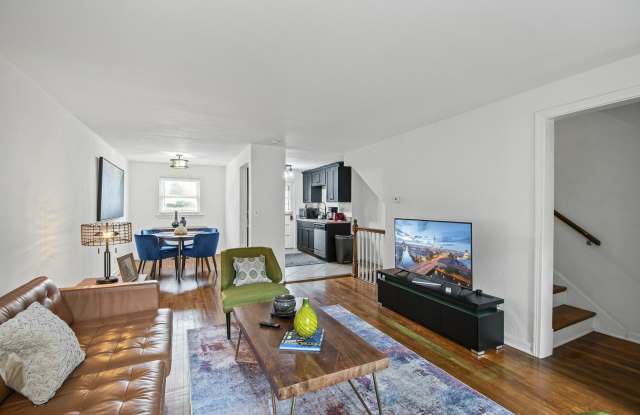 1003 West 38th Street Gallery 2