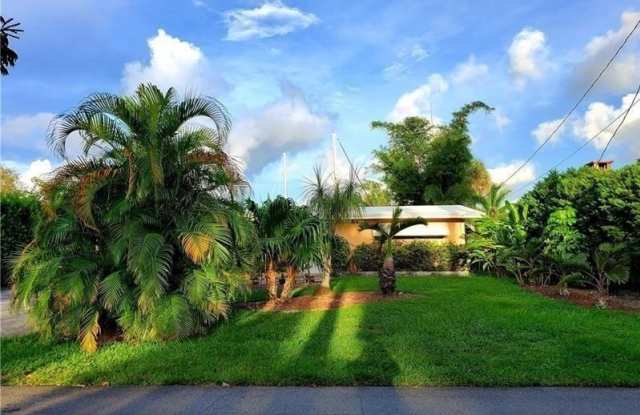 2512 Key Largo Ln photos photos