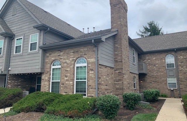 19 Foxcroft Road - 19 Foxcroft Road, Naperville, IL 60565