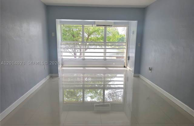 19080 NE 3rd Ct Gallery 1