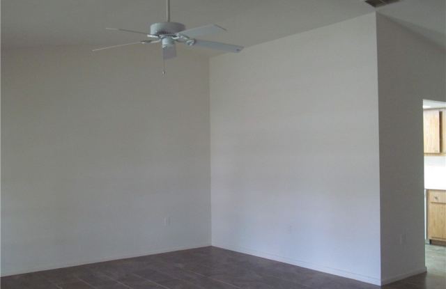 19486 Poppytree Court Gallery 4