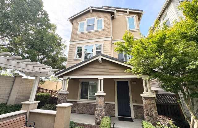 Perfect Shape Single Family Home in Dublin with many upgrades photos photos
