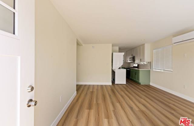 342 1/2 S. Avenue 56 Gallery 4