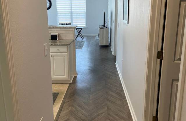 3 Bedroom 2 Bath Condo in Sandpiper Bay/Sunset Village Gallery 4