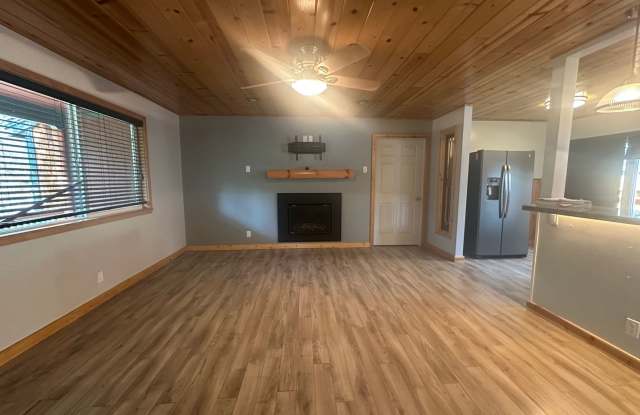Charming 2 Bedroom, 2 Bathroom Home in Quiet Meyers Neighborhood Gallery 4
