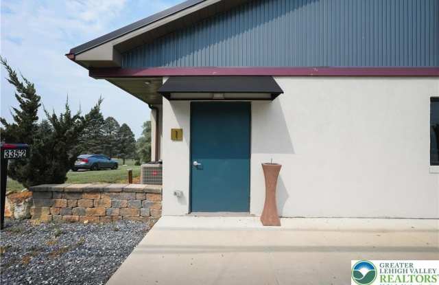 335 Walnut Drive unit: 1 - 335 Walnut Drive, Northampton County, PA 18067