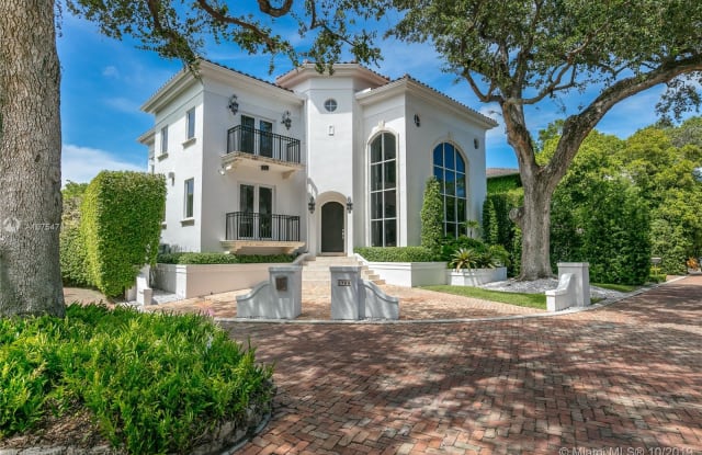 2765 Brickell Ct - 2765 Brickell Court, Miami, FL 33129