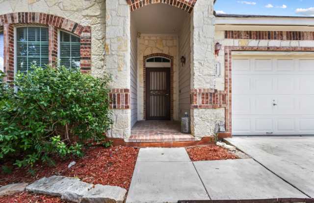 Spacious 4-Bedroom Home with Game Room & 3-Car Garage Gallery 3