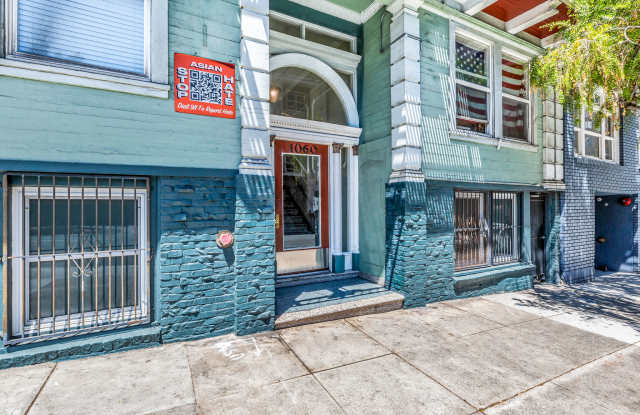 1060 PINE Apartments Gallery 3