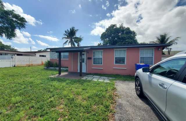 1810 N 62nd Ave photos photos