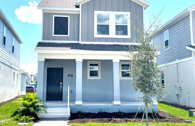 Two-Story 3 Bed, 2.5 Bath Home in the Desirable Tohoqua Community! - 2489 Relaxing Lane, Osceola County, FL 34744