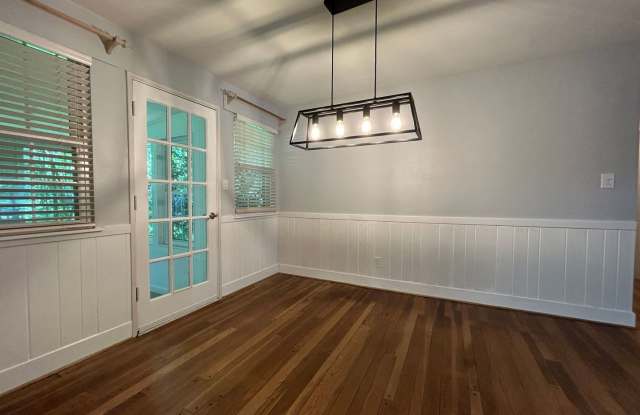 Spacious Brick Ranch Single Family Home! Gallery 4