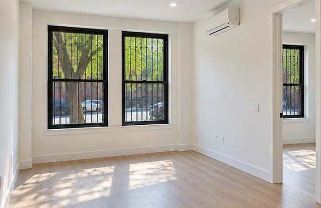993 Summit Avenue Gallery 4