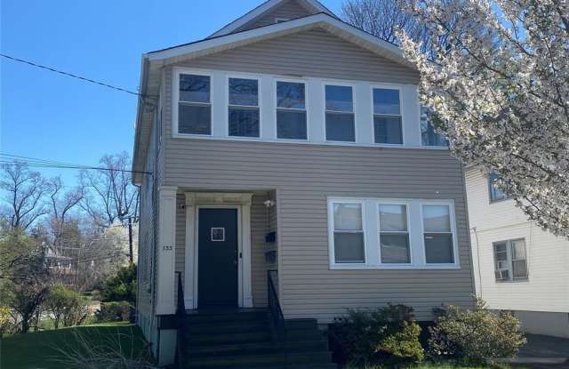 133 Willowdale Avenue Gallery 1