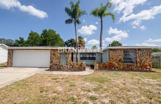 7815 Treasure Pointe Drive Gallery 2