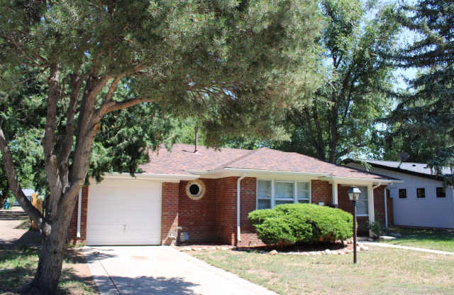 Cozy, Character-Filled Bungalow Close to It All photos photos Cozy, Character-Filled Bungalow Close to It All photos photos
