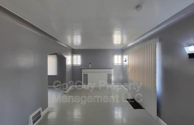16571 Lauder Gallery 4