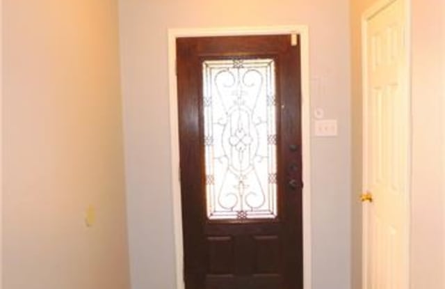 1648 Crown Point Drive Gallery 4