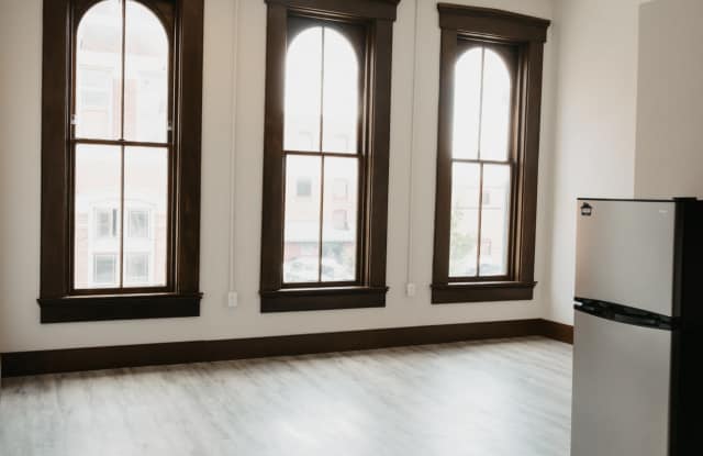 16 South Jackson Street - CApartment C - 16 South Jackson Street, Greencastle, IN 46135