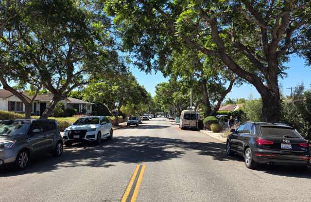 4+2 Single Family home on desirable Ventura street Near Hospital Gallery 4