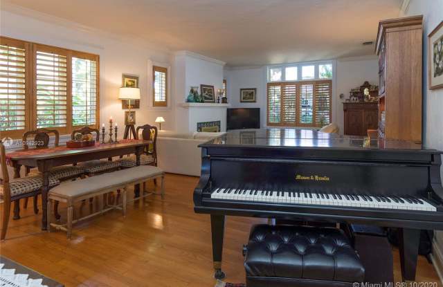 1028 Almeria Ave - 1028 Almeria Avenue, Coral Gables, FL 33134